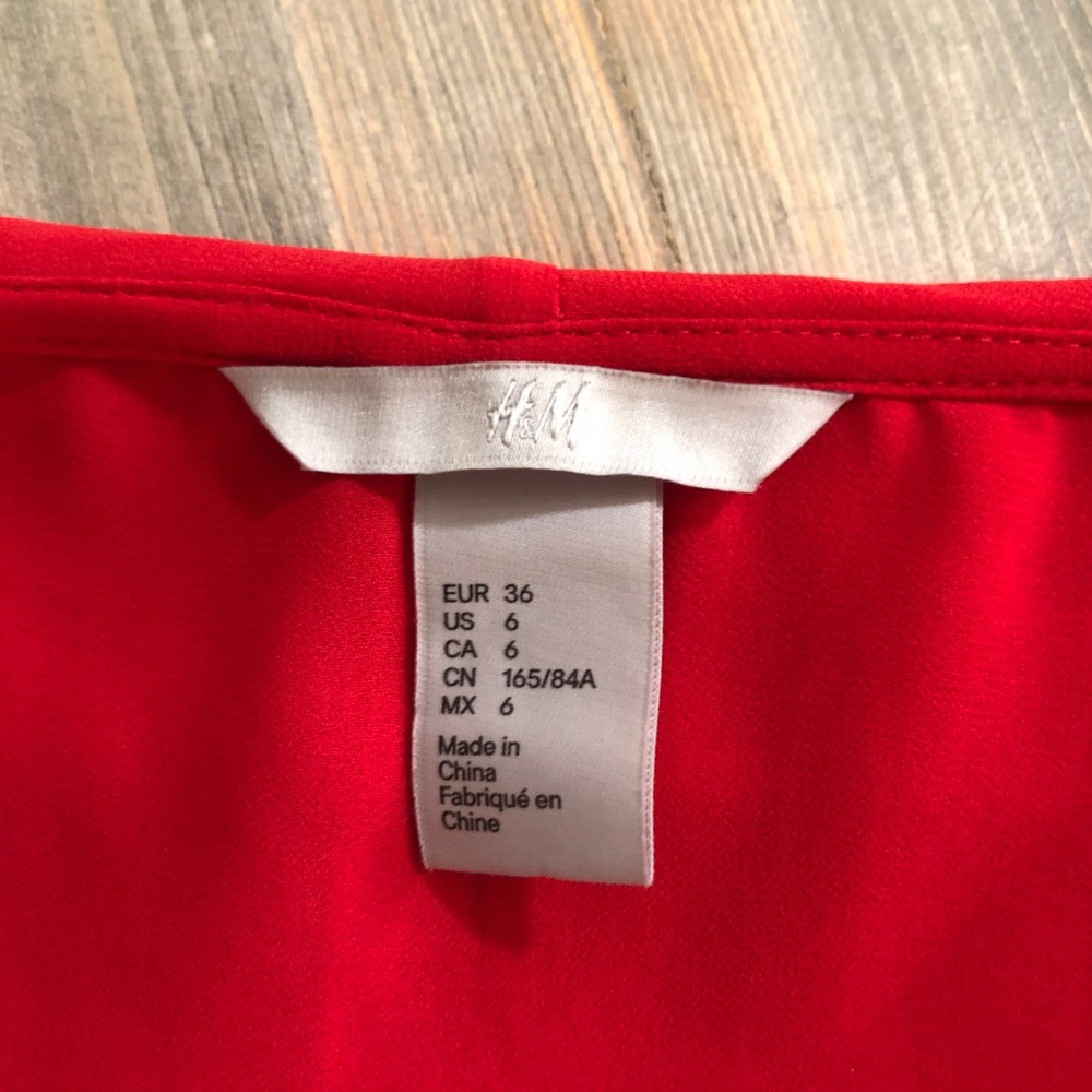 H&M Ruffle Top - Picture 2 of 3